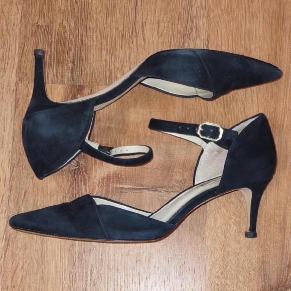 Louise et Cie Women's Black Suede Heels - Picture 12 of 12